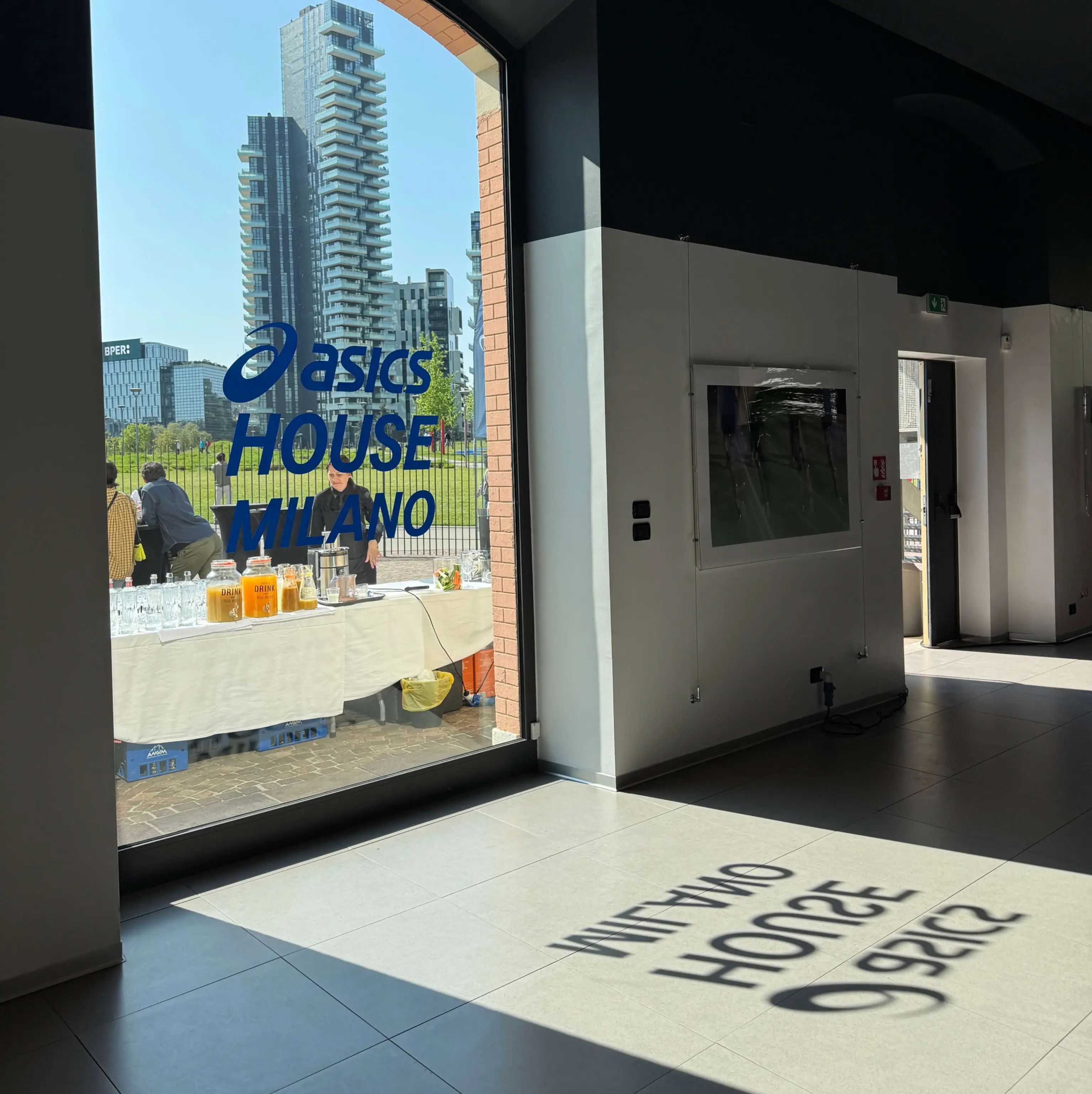 ASICS House_899